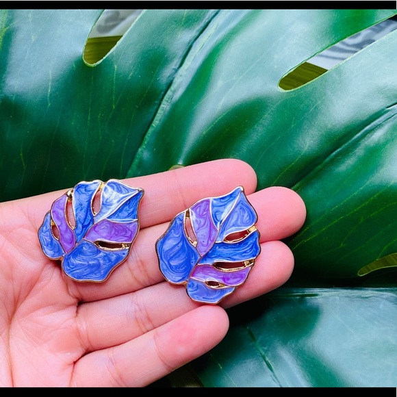 Breezy Palm Leaves Stud Earrings - Picture 2 of 3